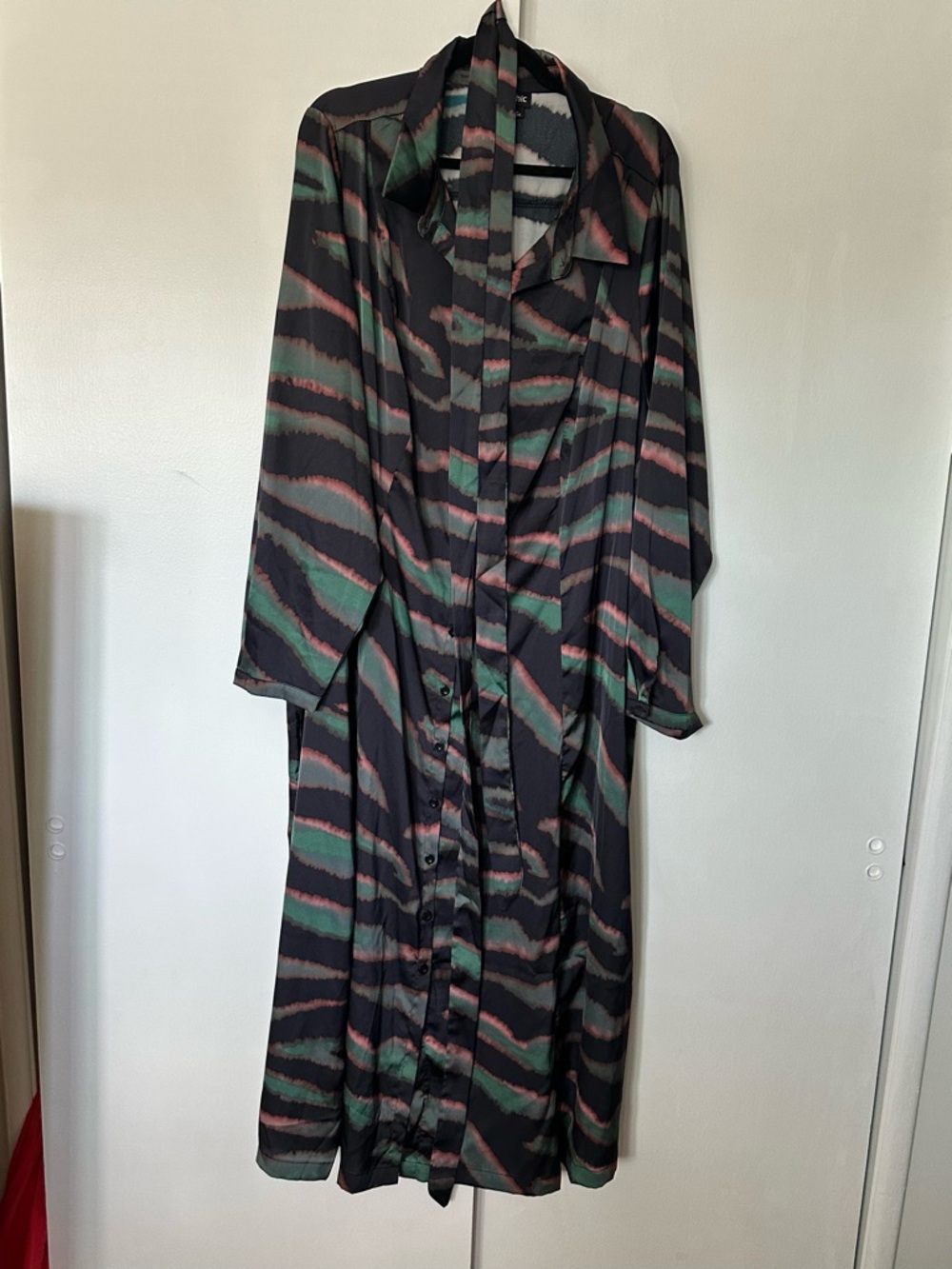 City Chic Long Button-Front Duster with Green and Dusty Pink Wave Print size xl
